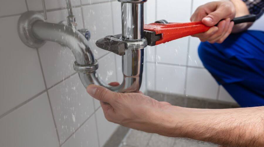 Expert burst pipe repair services in Alpha, IL